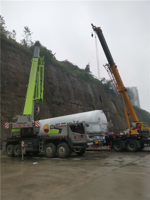 阜新“不怕风雨冻”—— 吊车的 “恶劣环境适应” 技术